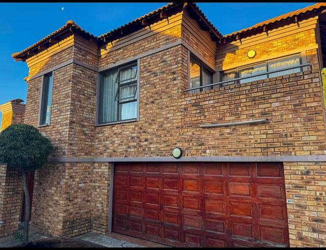 3 BEDROOM HOUSE FOR SALE IN MONDEOR